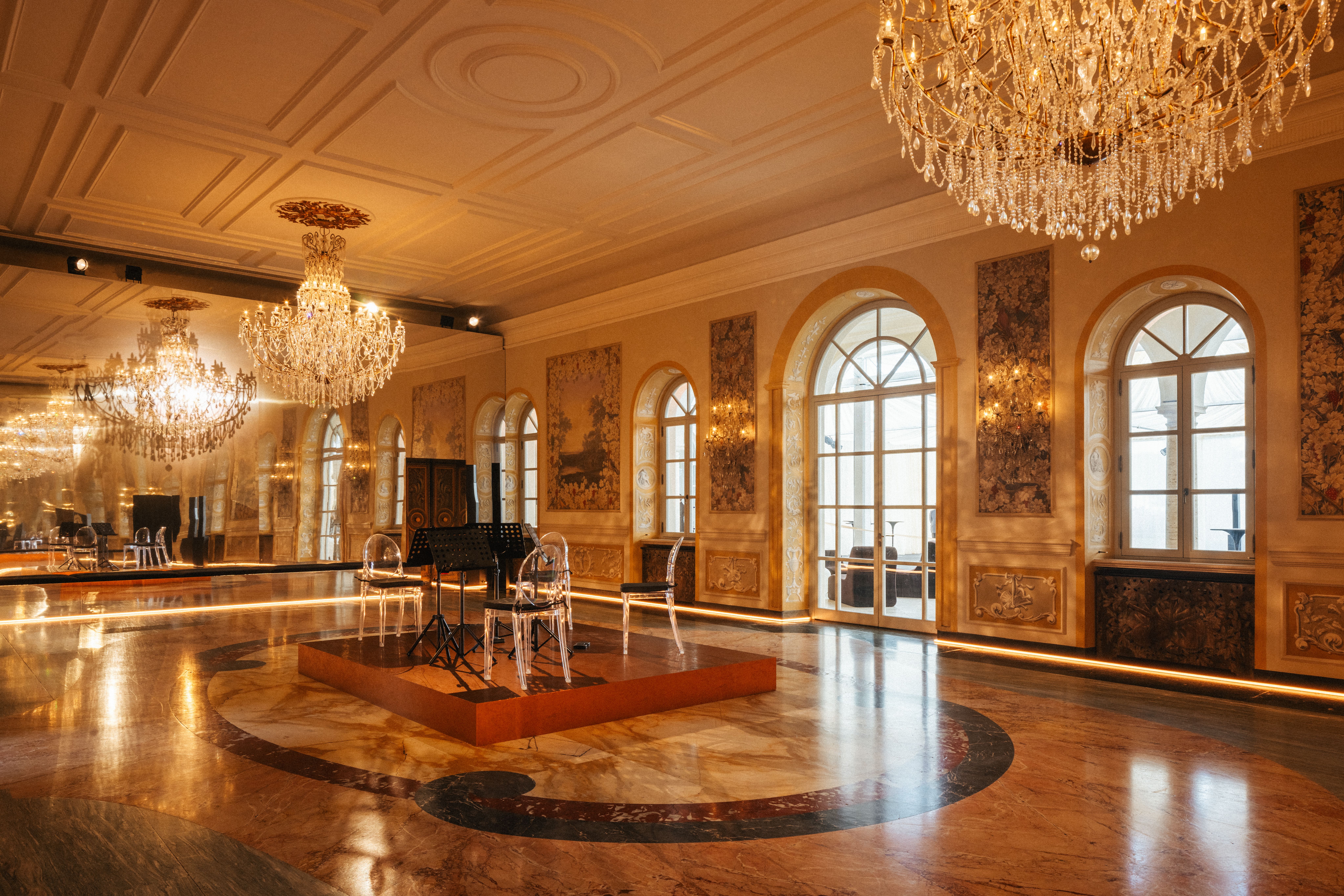 Media for Mercedes-Benz