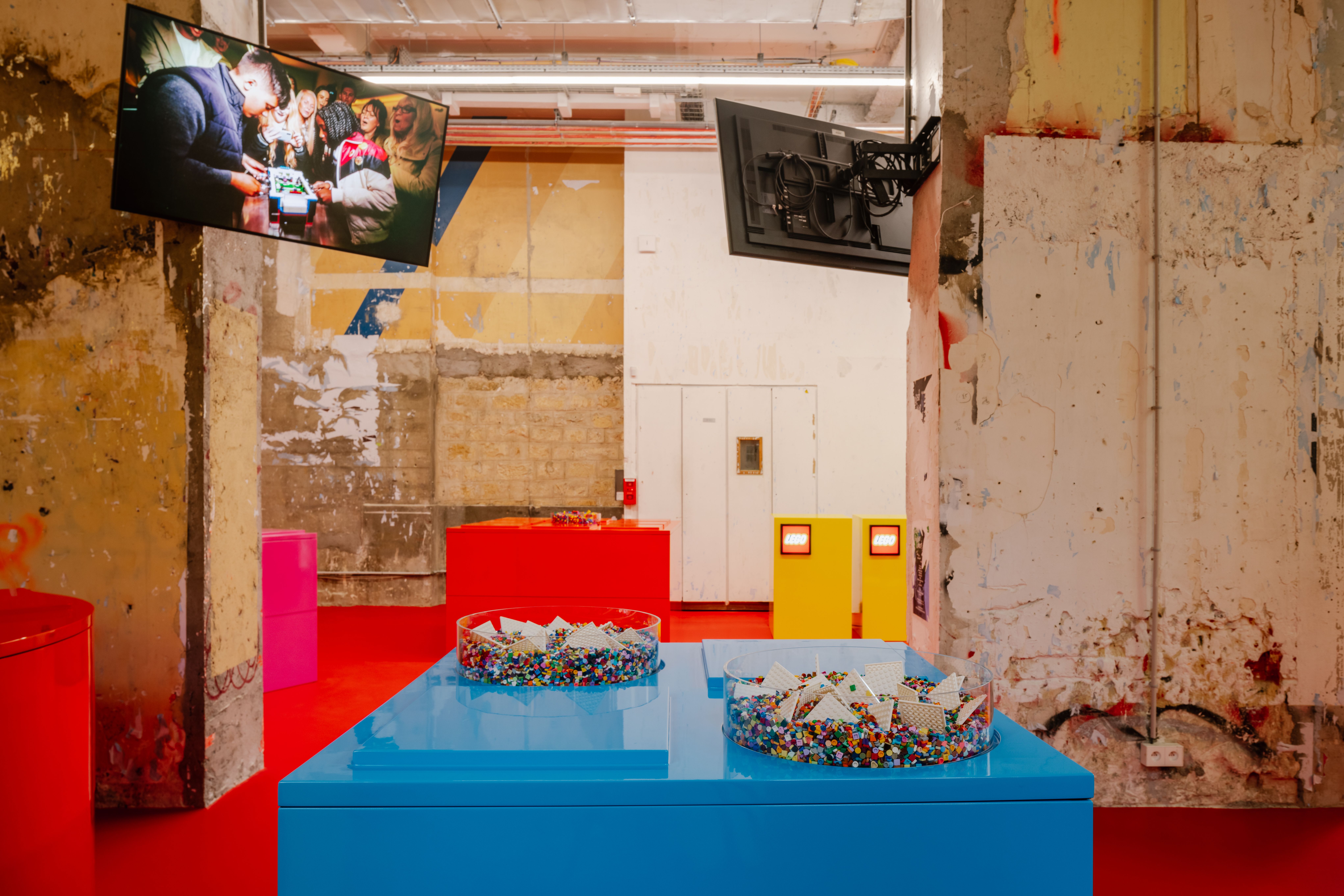 Media for LEGO**®**