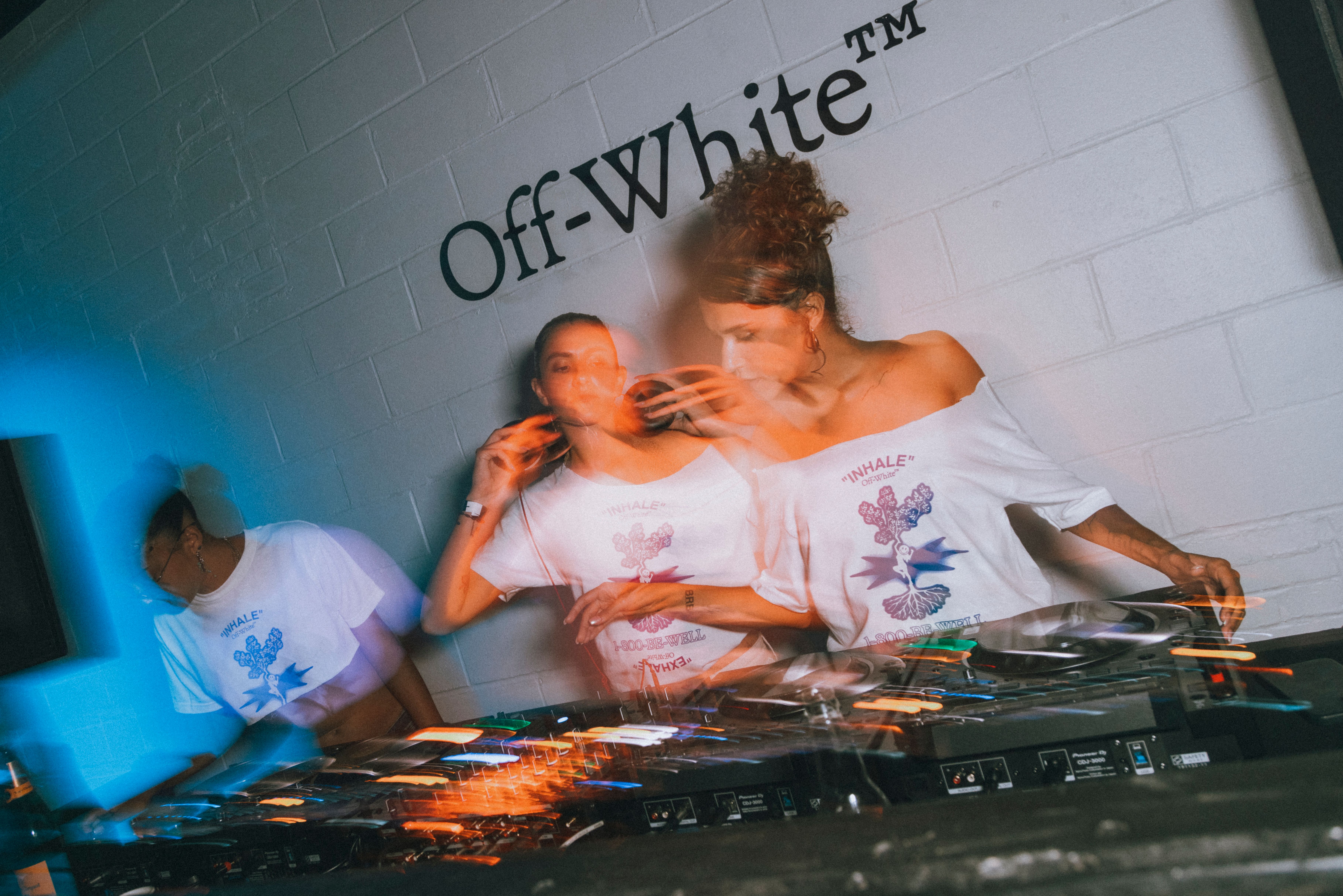 Media for Off-White**™**