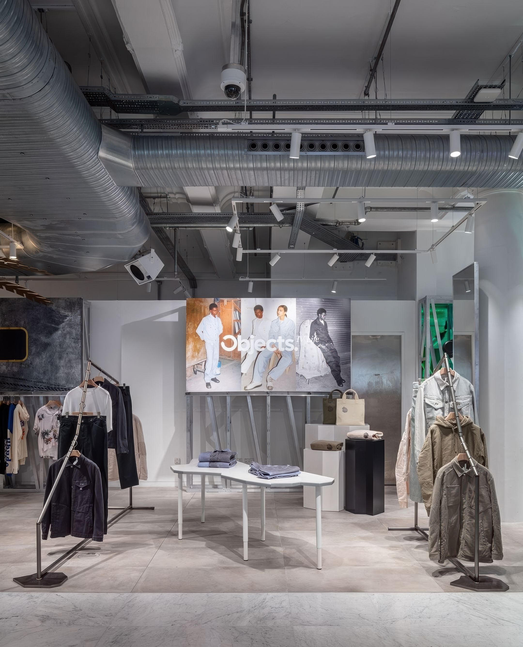 Media for Objects
IV Life