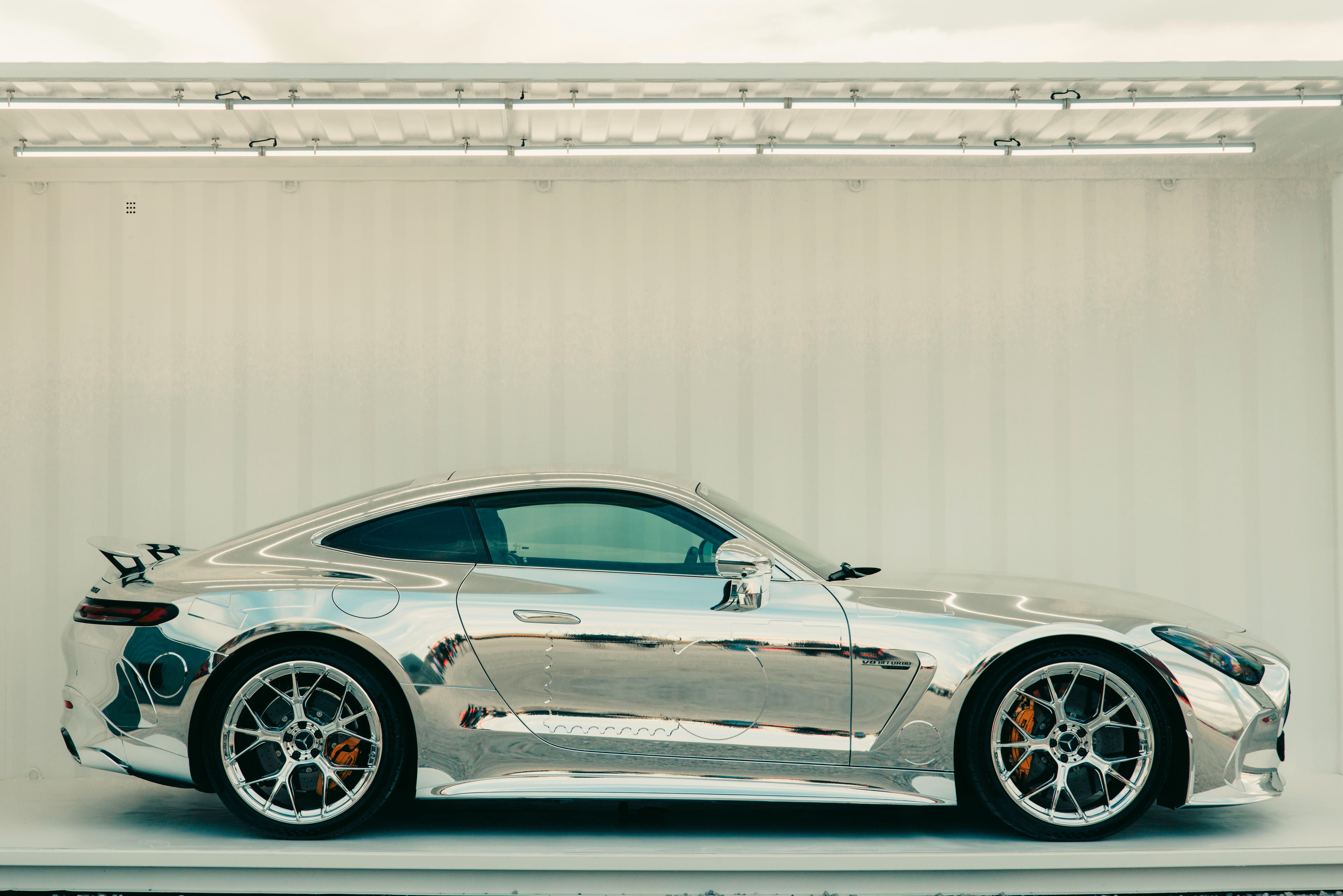 Media for Mercedes-AMG GmbH