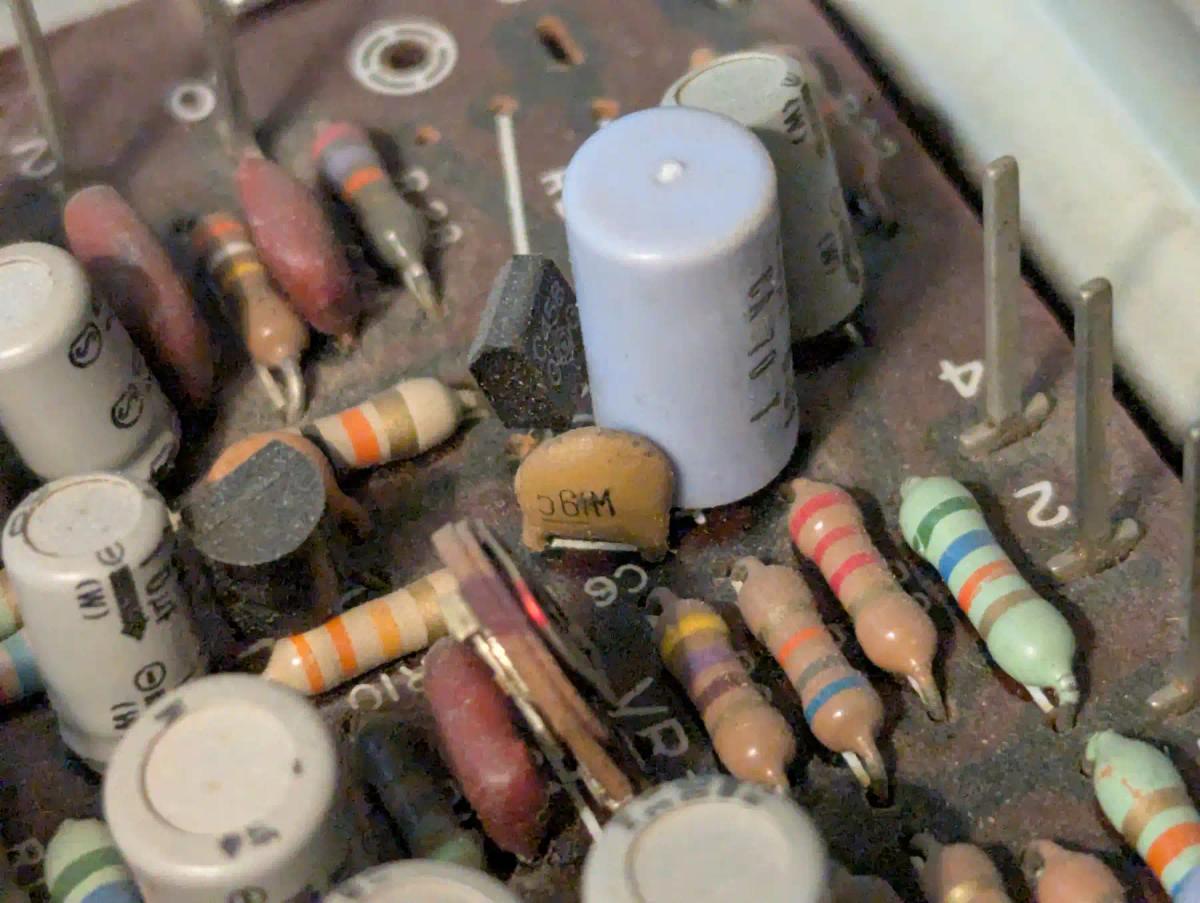 Tight circuit board capacitors on a Kenwood KR3130