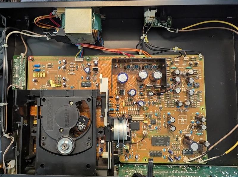 Internal view of the Rotel 965BX