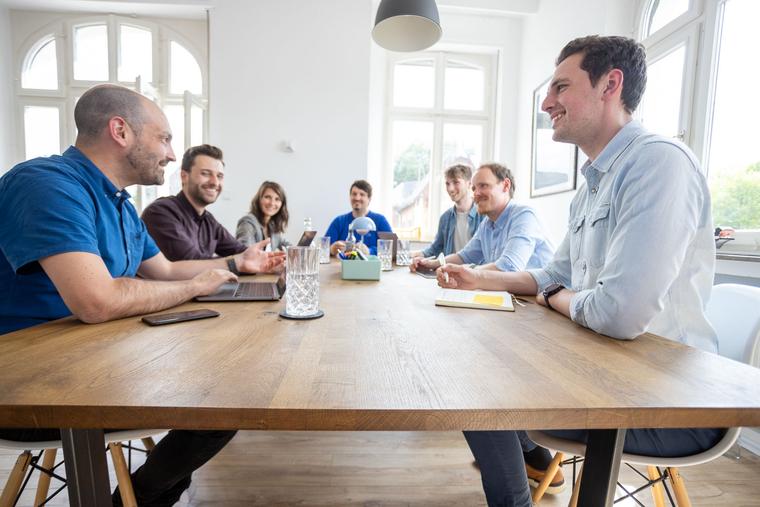 FIUMU Eventvideo Agentur – Team bei der Besprechung