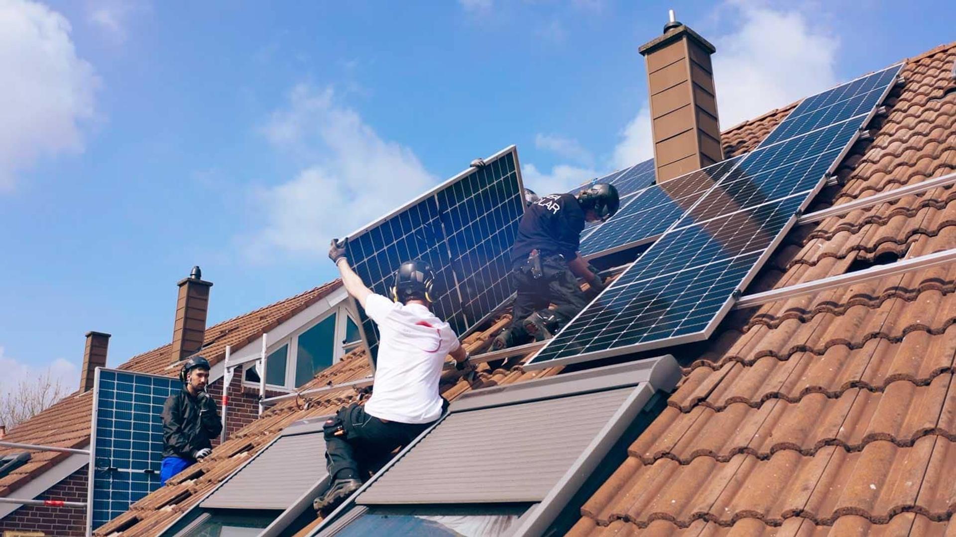 Svea Solar | Produktfilm | Montagevideo Photovoltaikanlage – Bild 8