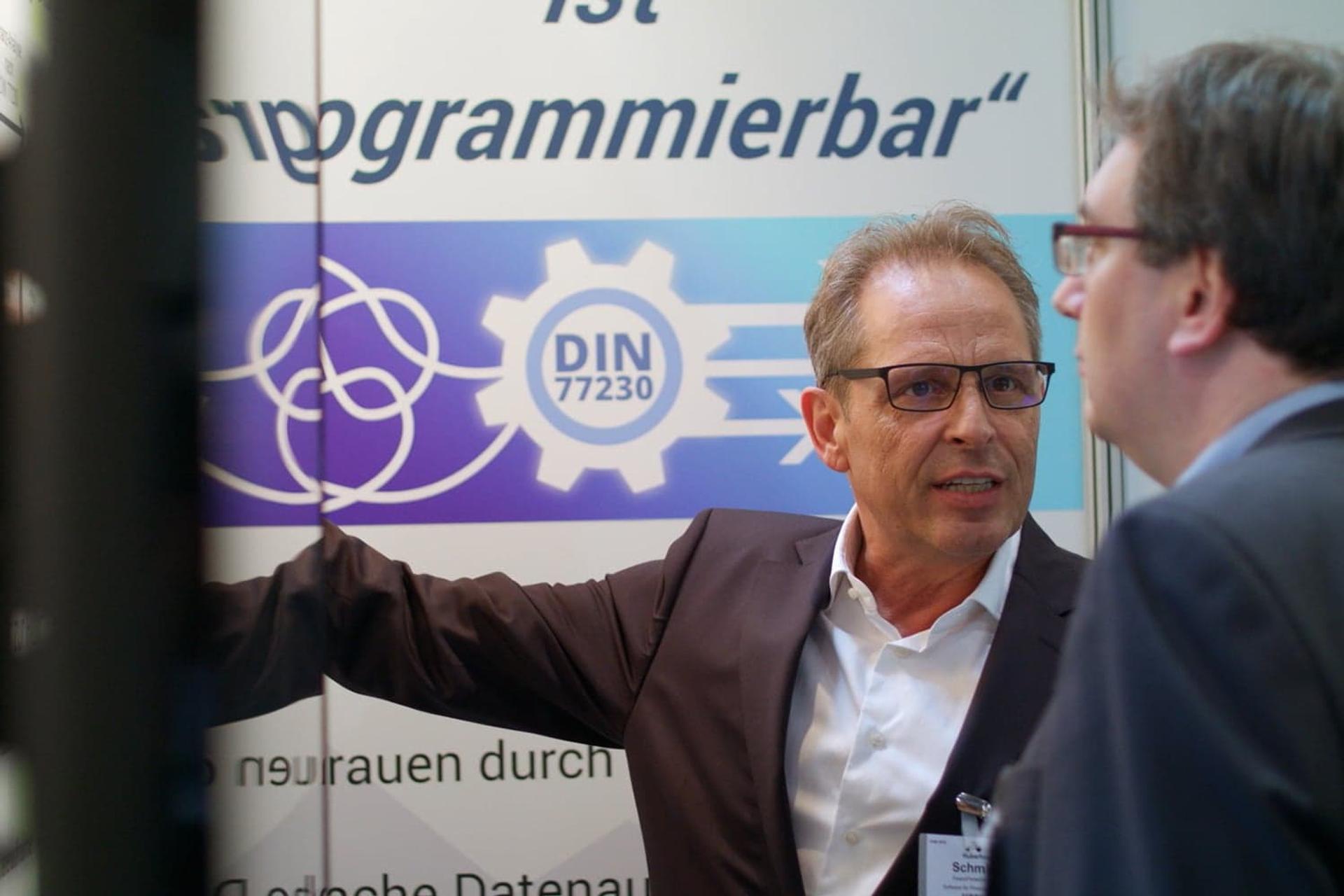 FinanzPortal24 | Story Eventvideo | DKM Messevideos – Bild 4