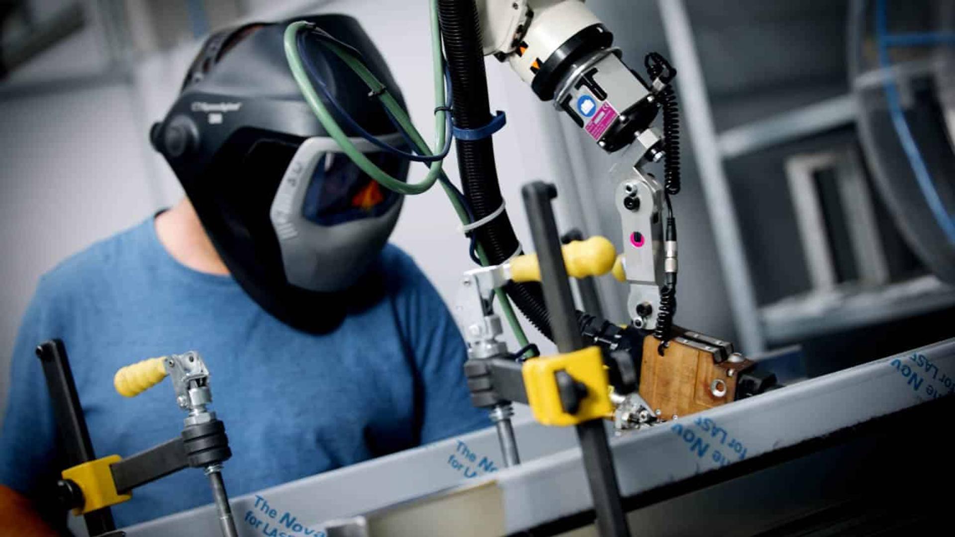 SPI GmbH | Kundenstimmenvideo | Müller Feinblechbautechnik – Bild 4