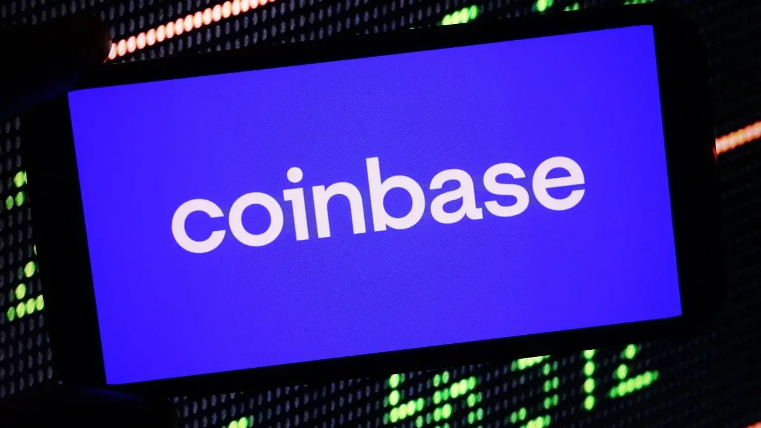 News cover: Coinbase Lets You Trade OpenAI and Anthropic — Before Either One Even Goes Public
