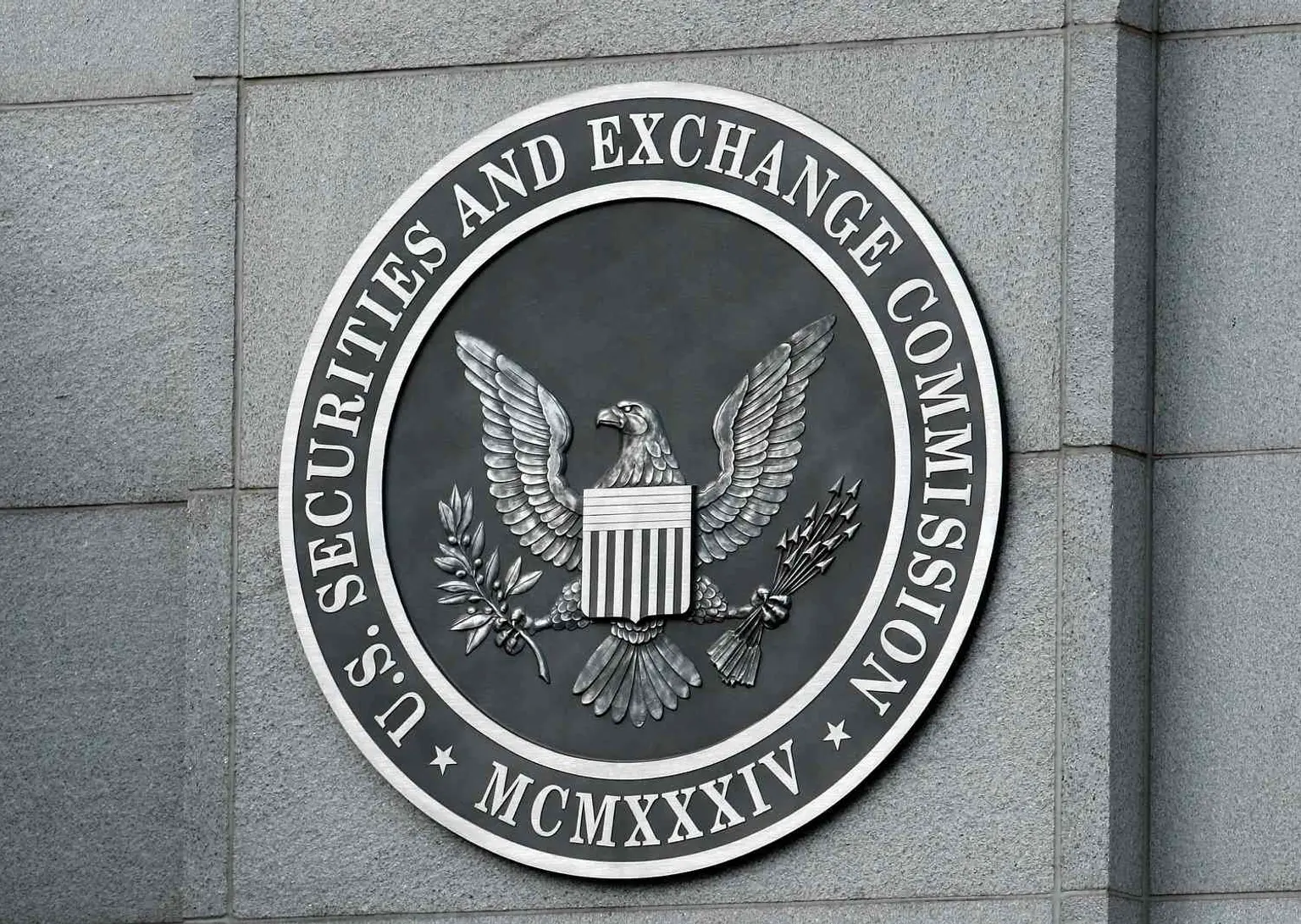 News cover: SEC Opens ETF Rule Review: Crypto Products to Receive Tech-Neutral Treatment