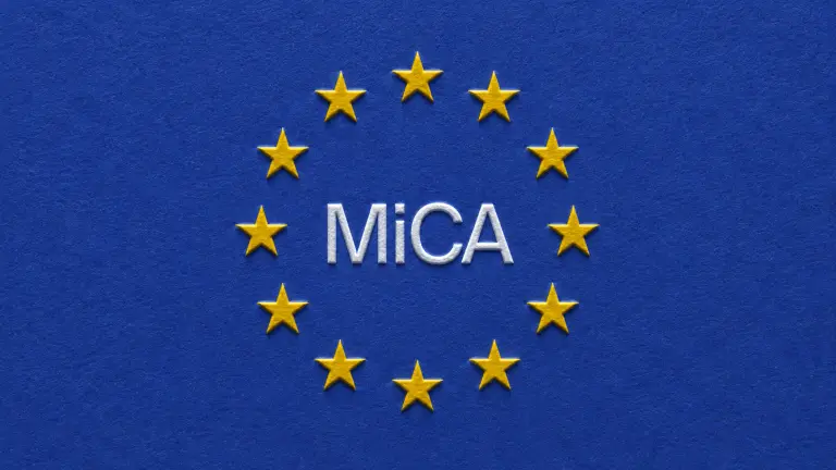 Обложка новости: ЕС пересмотрит MiCA из-за стейблкоинов Трампа и токенизации