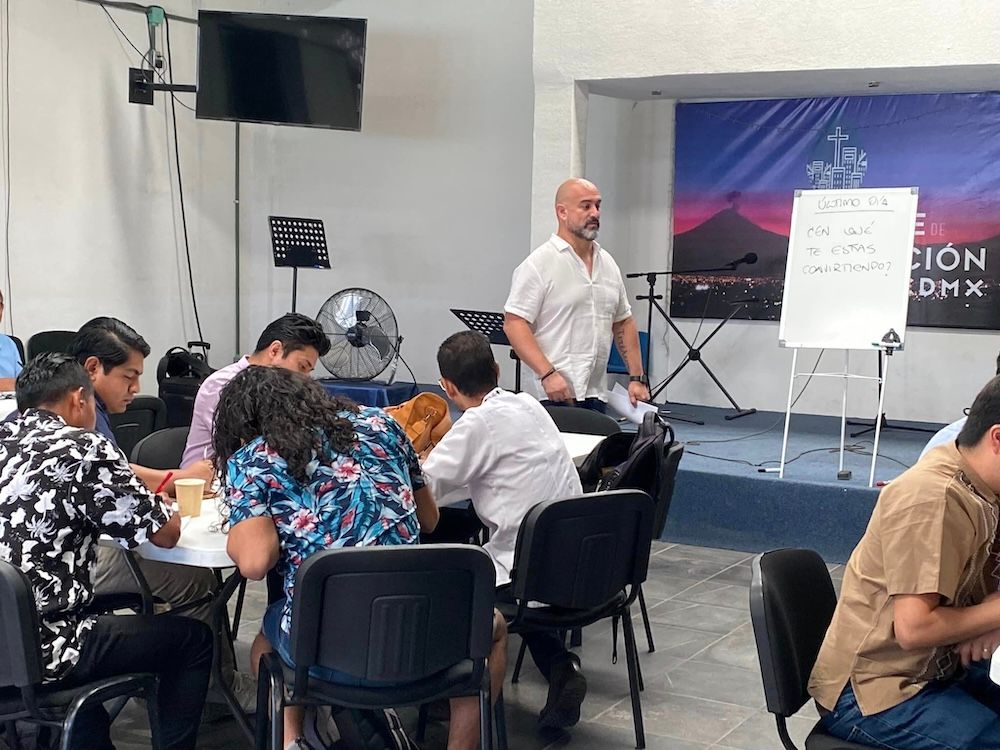 Plantadores en grupo durante el Incubador en Ciudad de México