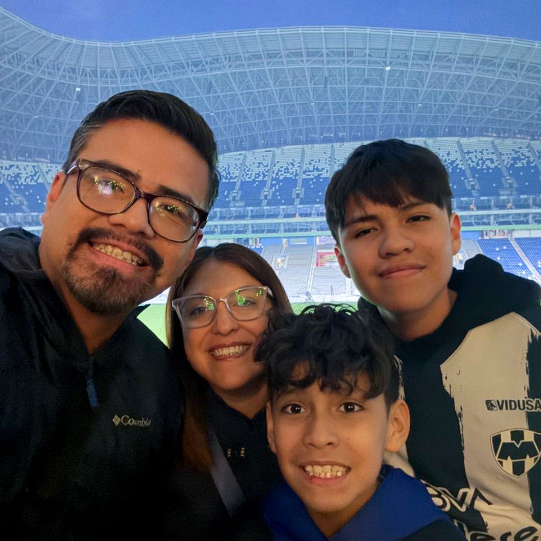 Leonel Pacheco y su familia