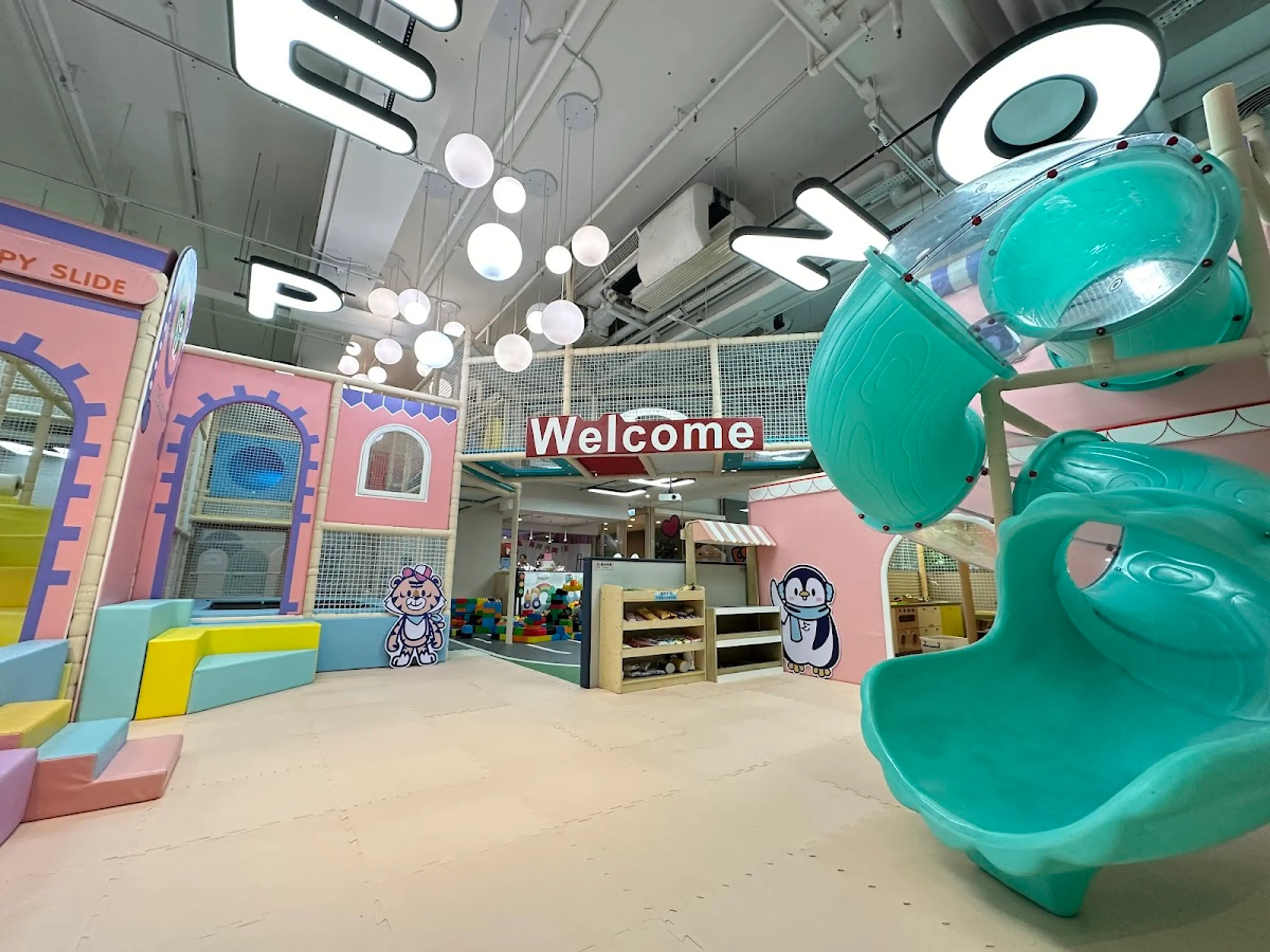 MegaBox E3 Club (1/3)