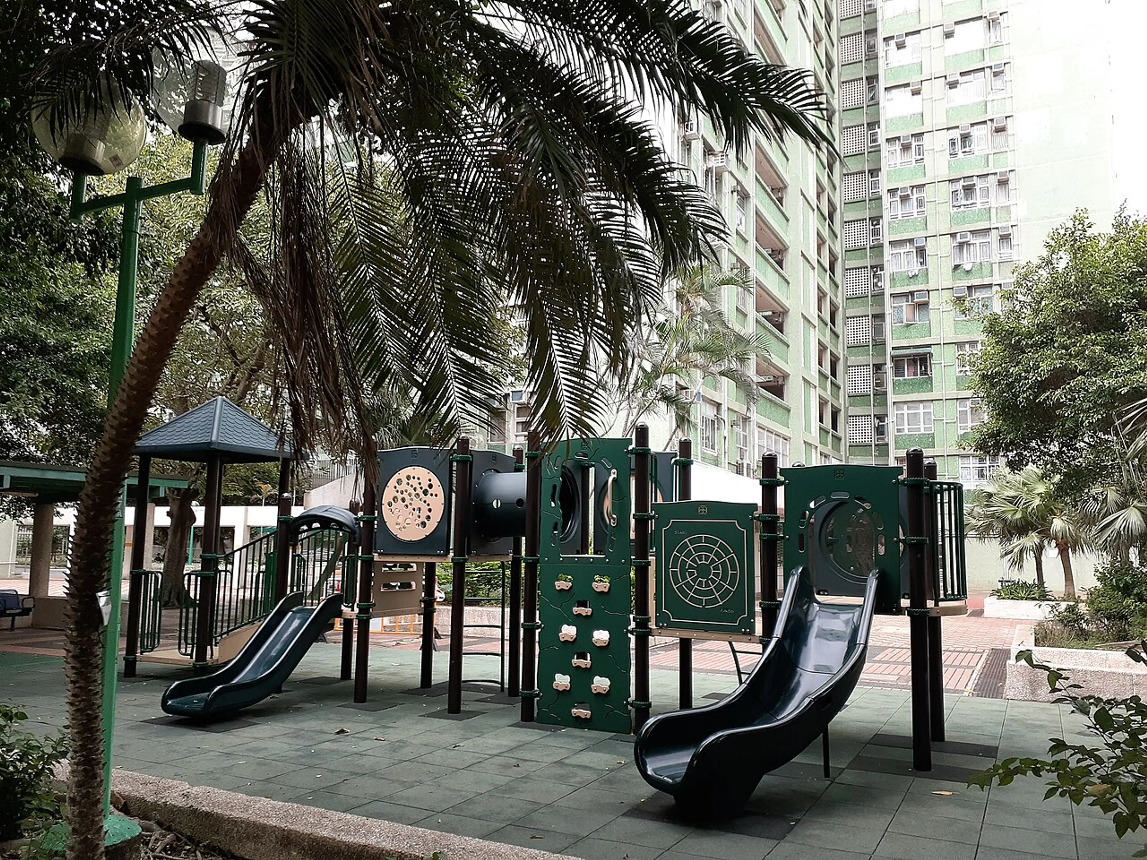 小西灣邨遊樂場