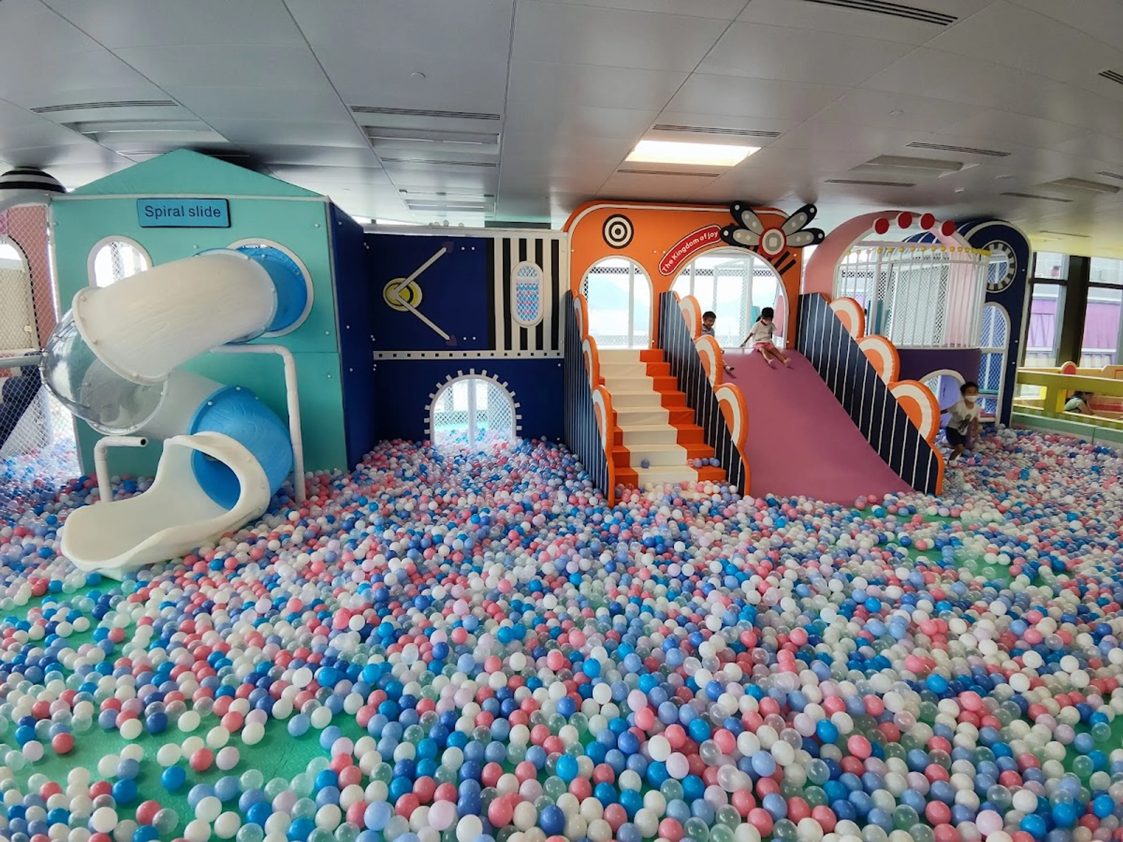 Chill Kids Club 11 SKIES (1/5)