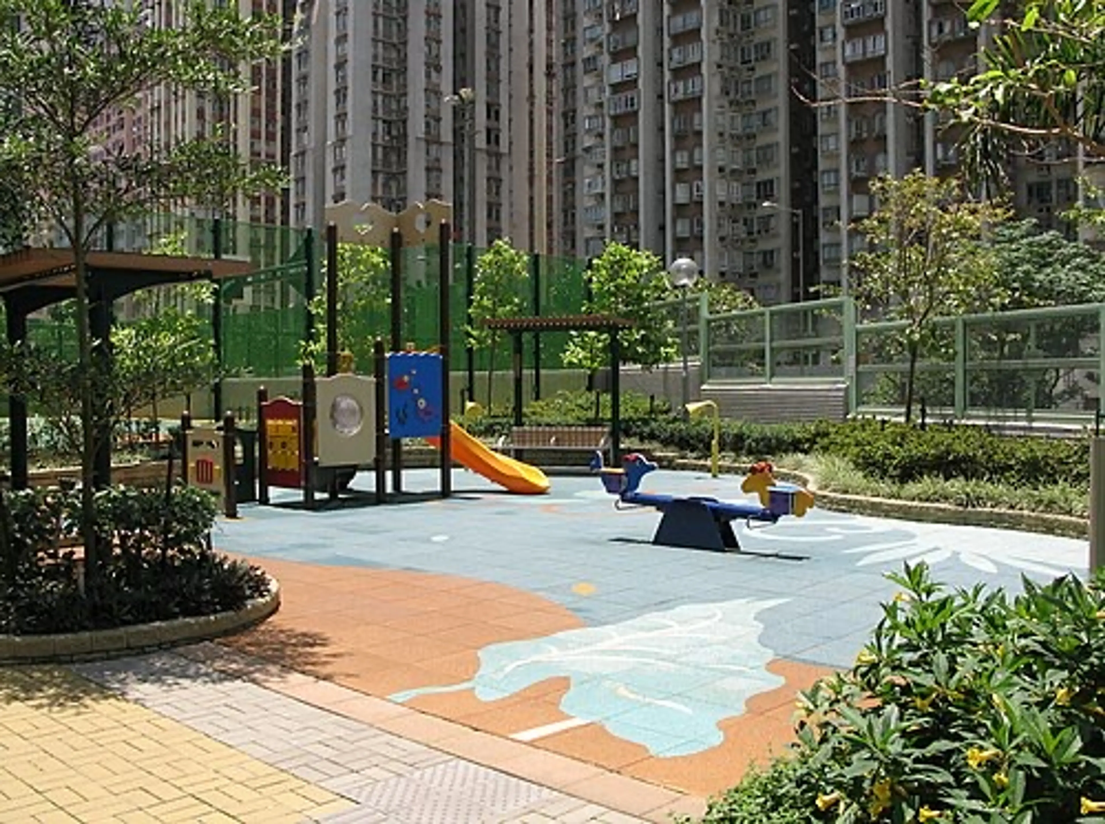彩盈邨兒童遊樂場