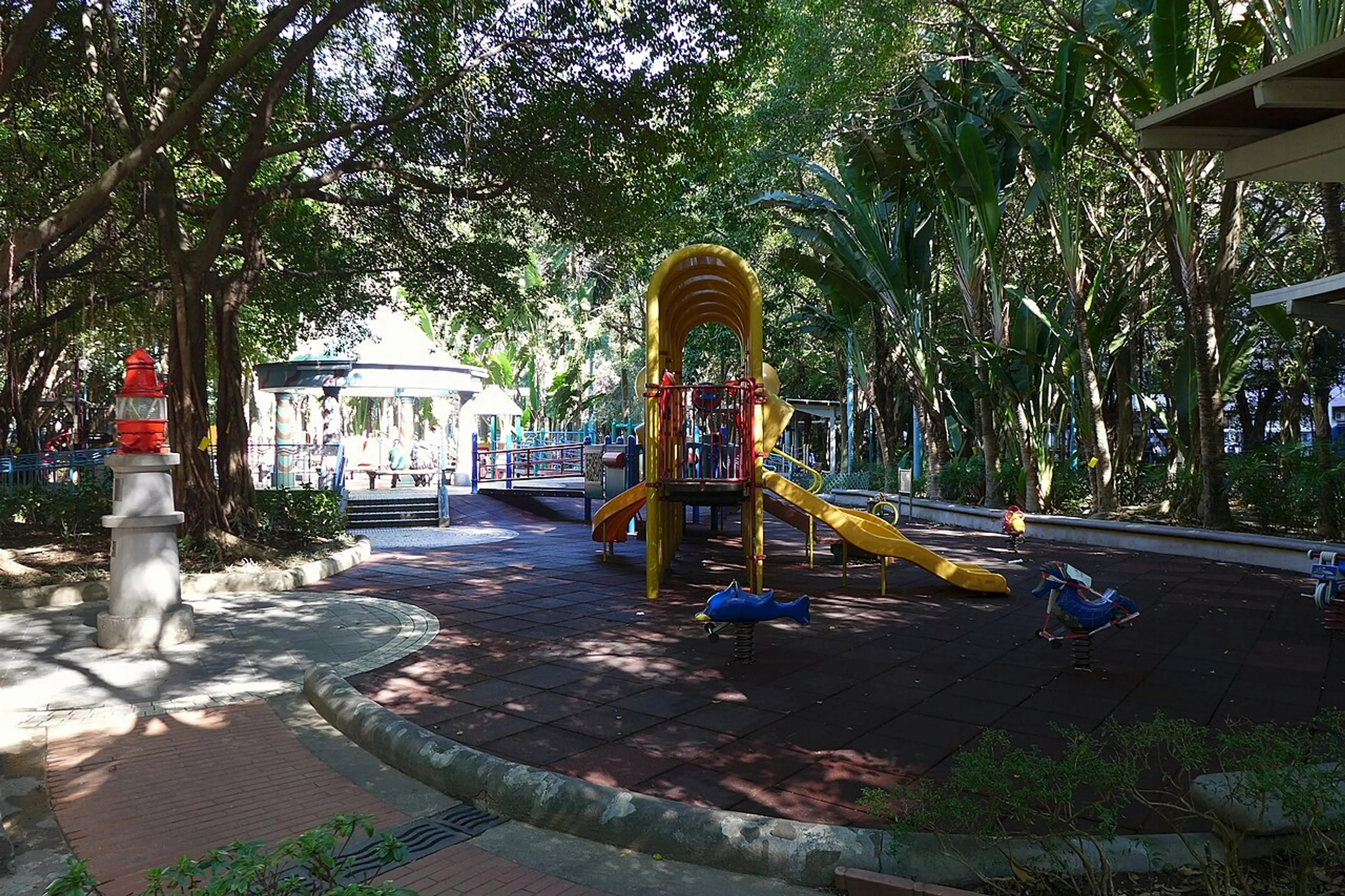 堅尼地城卑路乍灣海濱長廊 (1/2)