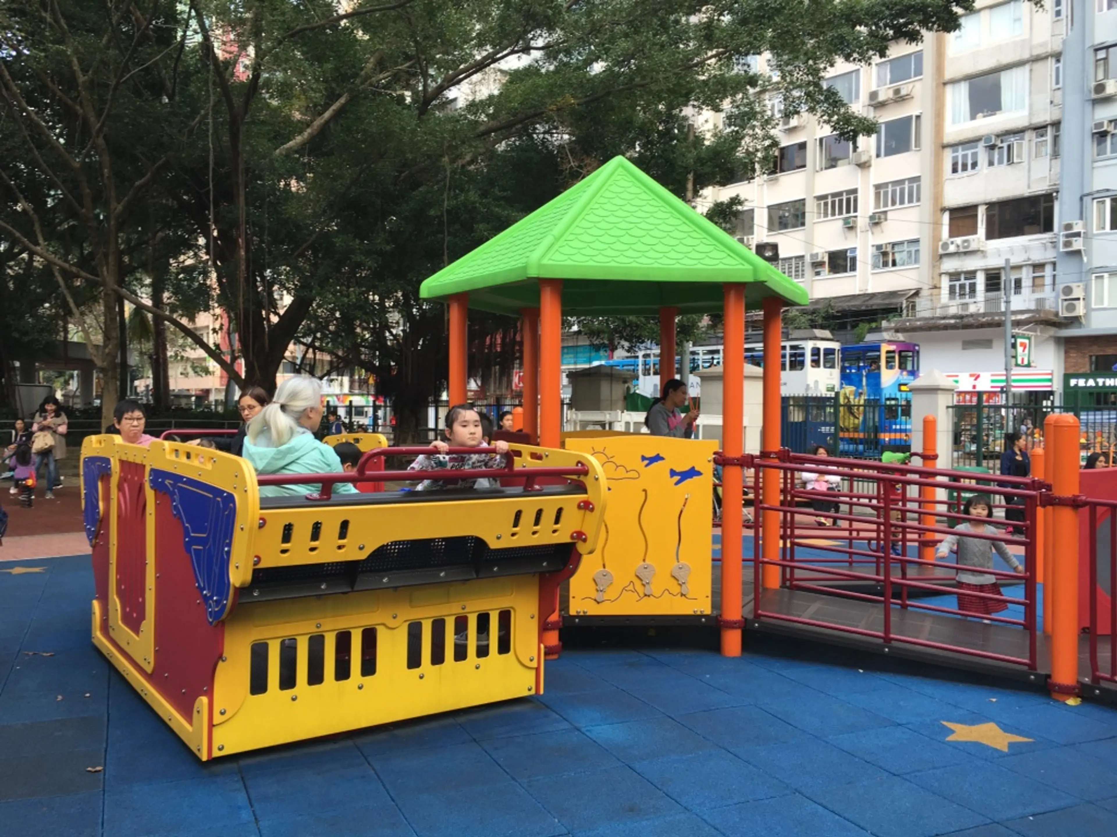 跑馬地新月花園