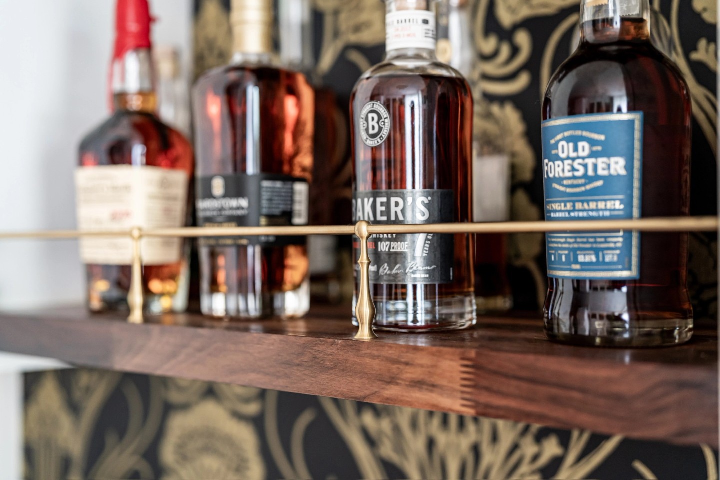 POSH landscape, whisky close-up, bar rail