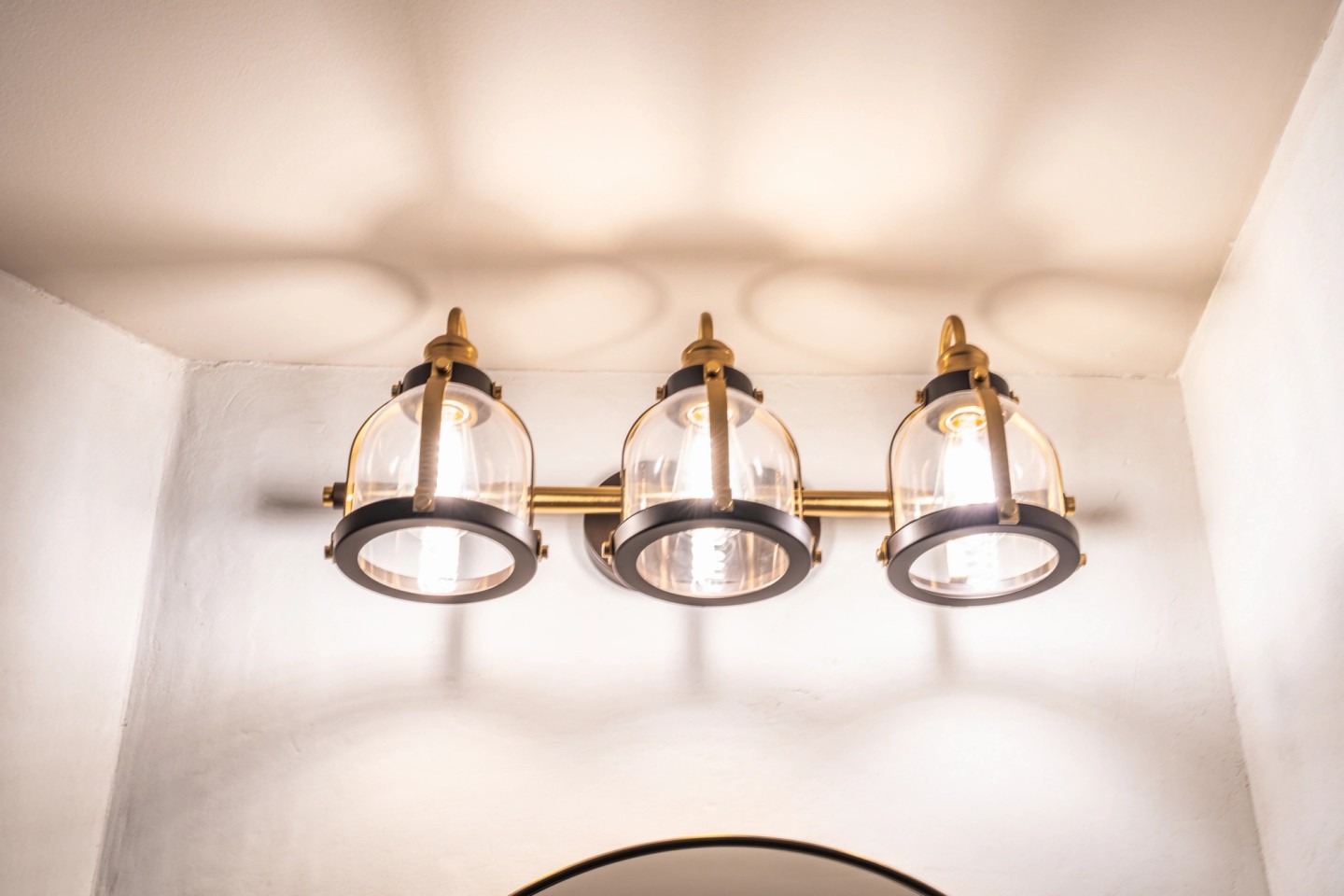 CLUB lanscape lights close-up