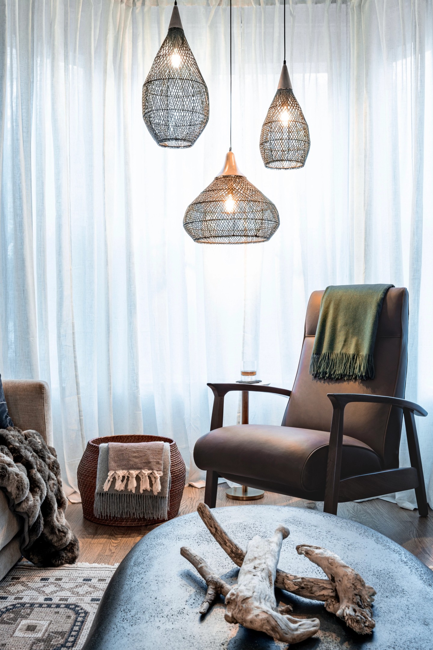 ORGANIC portrait chair close up