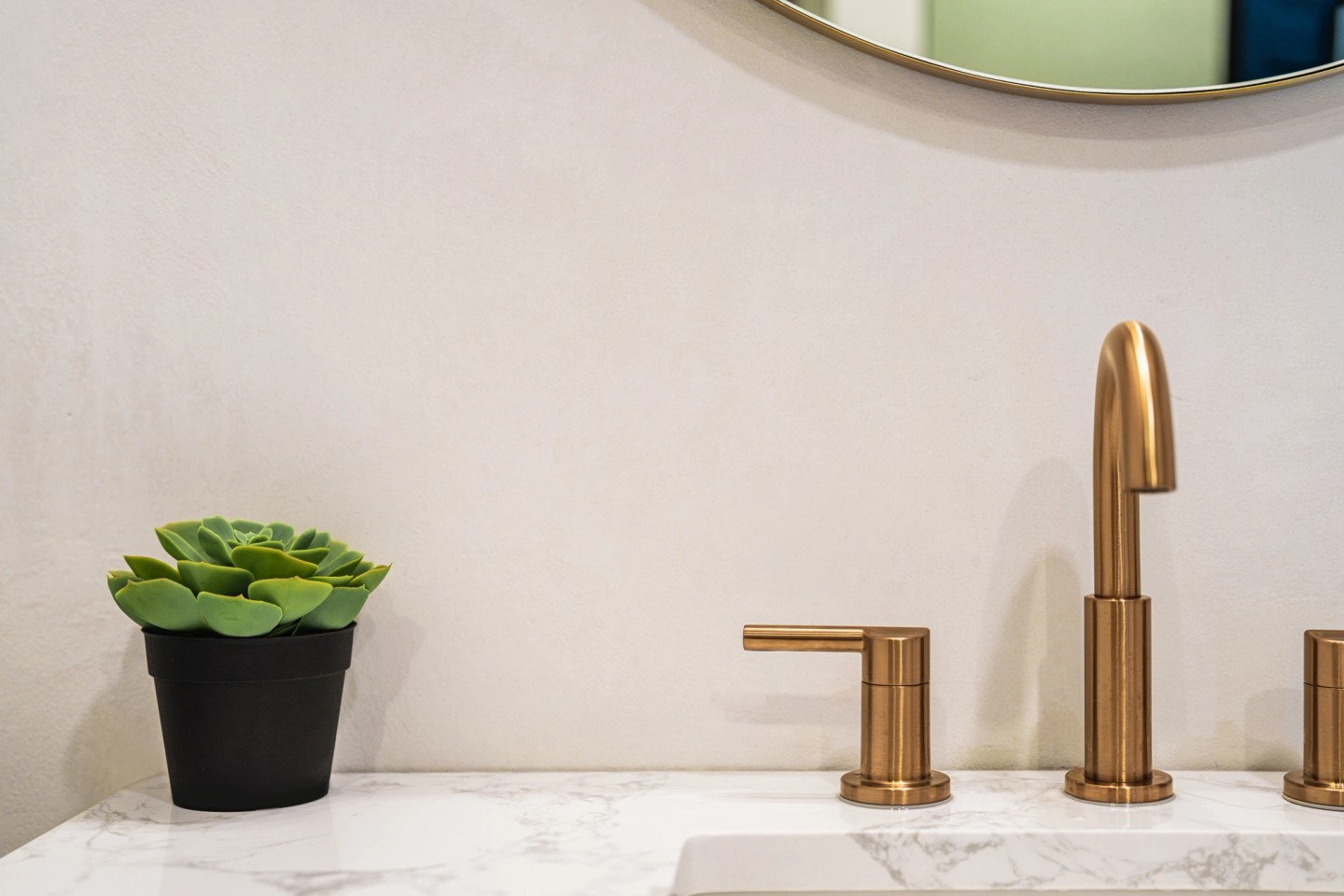 CLUB landscape faucet close-up