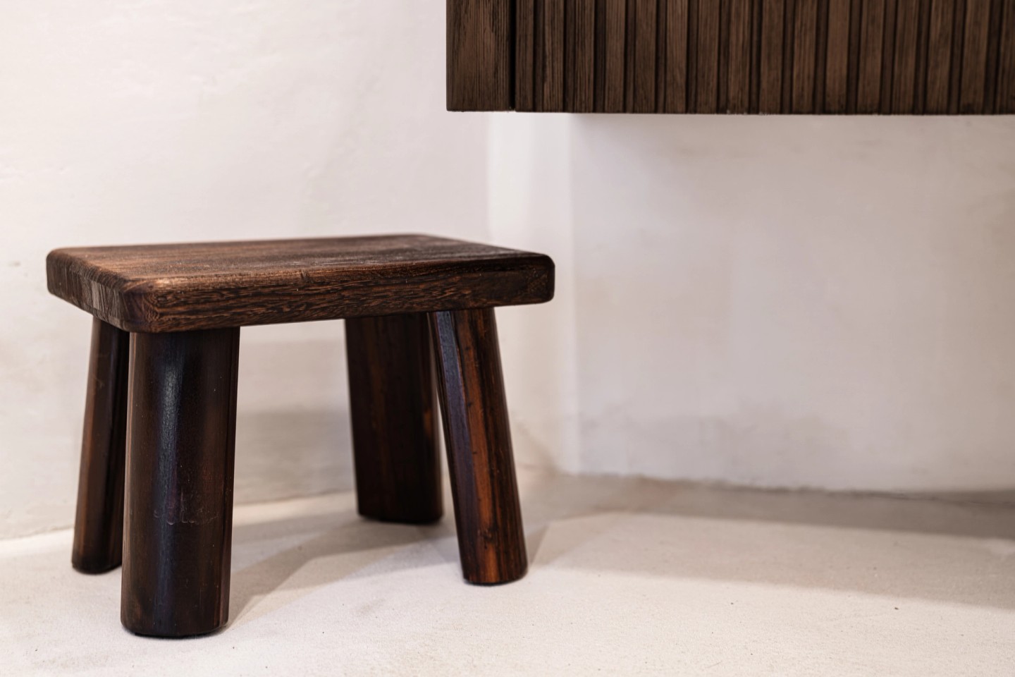 CLUB landscape stool close-up