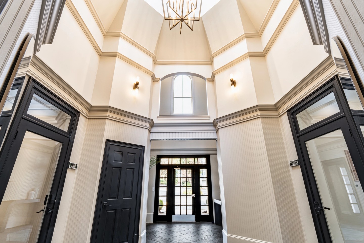 CLUB landscape wide-angle lobby