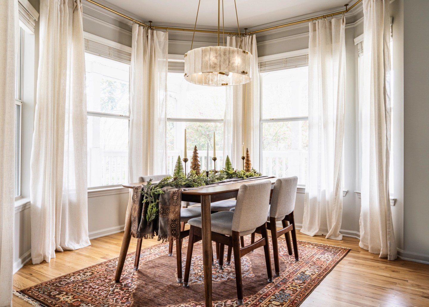 SOLE landscape dining room