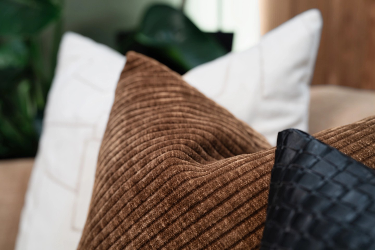 ORGANIC landscape couch cushion detail