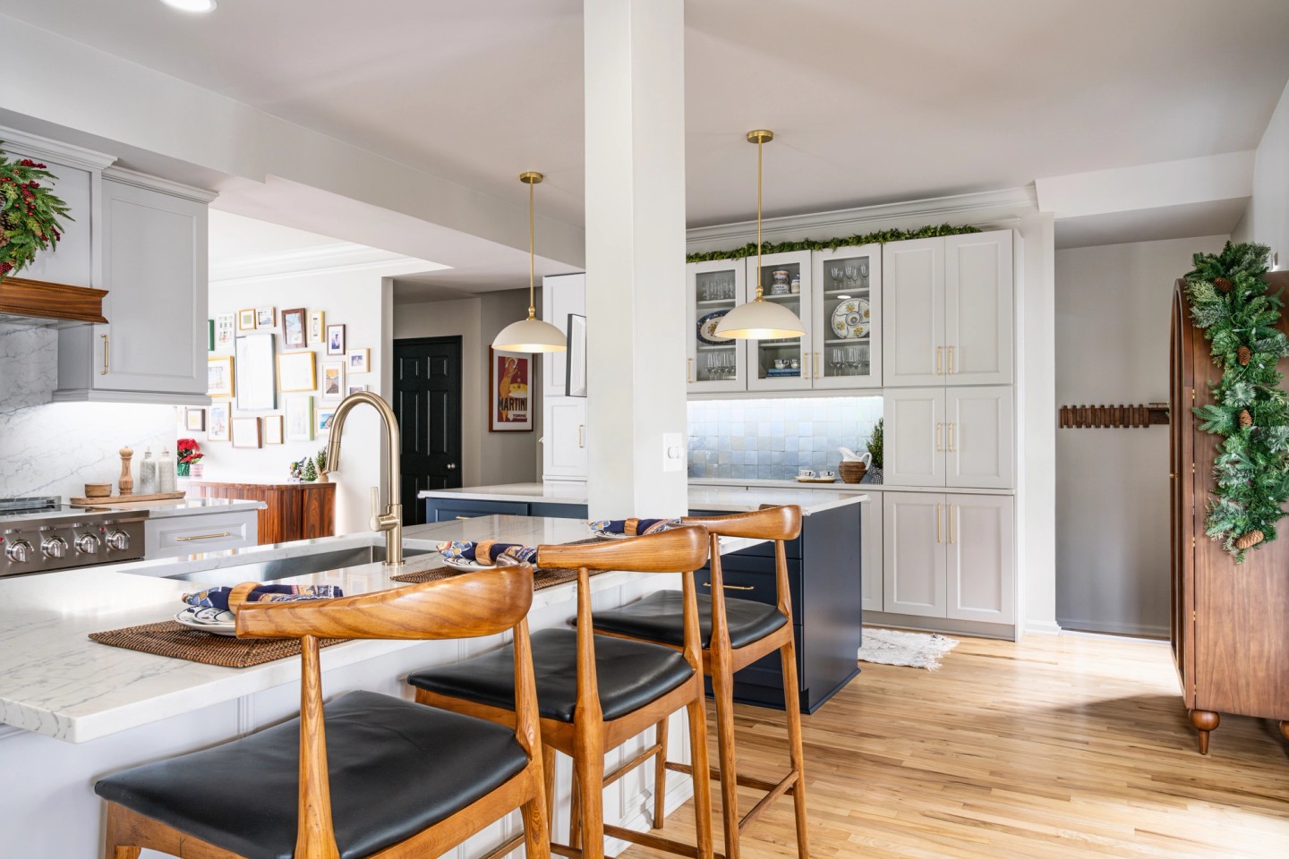 SOLE landscape bar seats angle