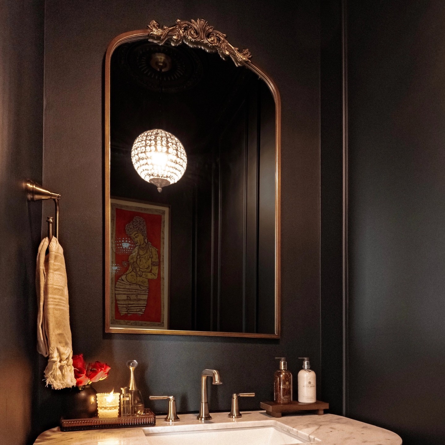 BELLE vanity square close-up angled