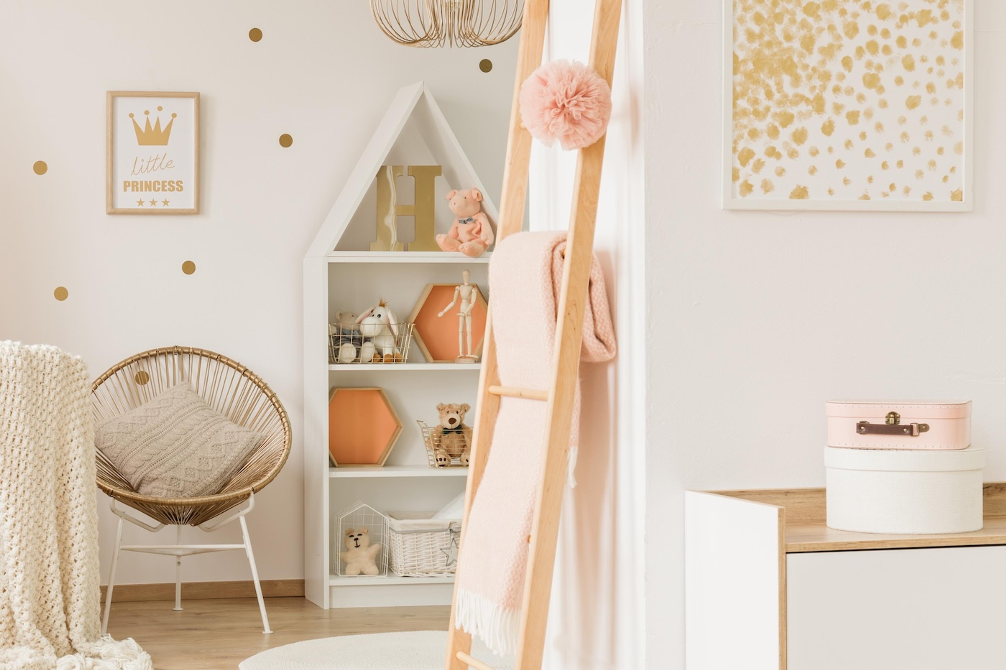 pink-princess-nursery-decor