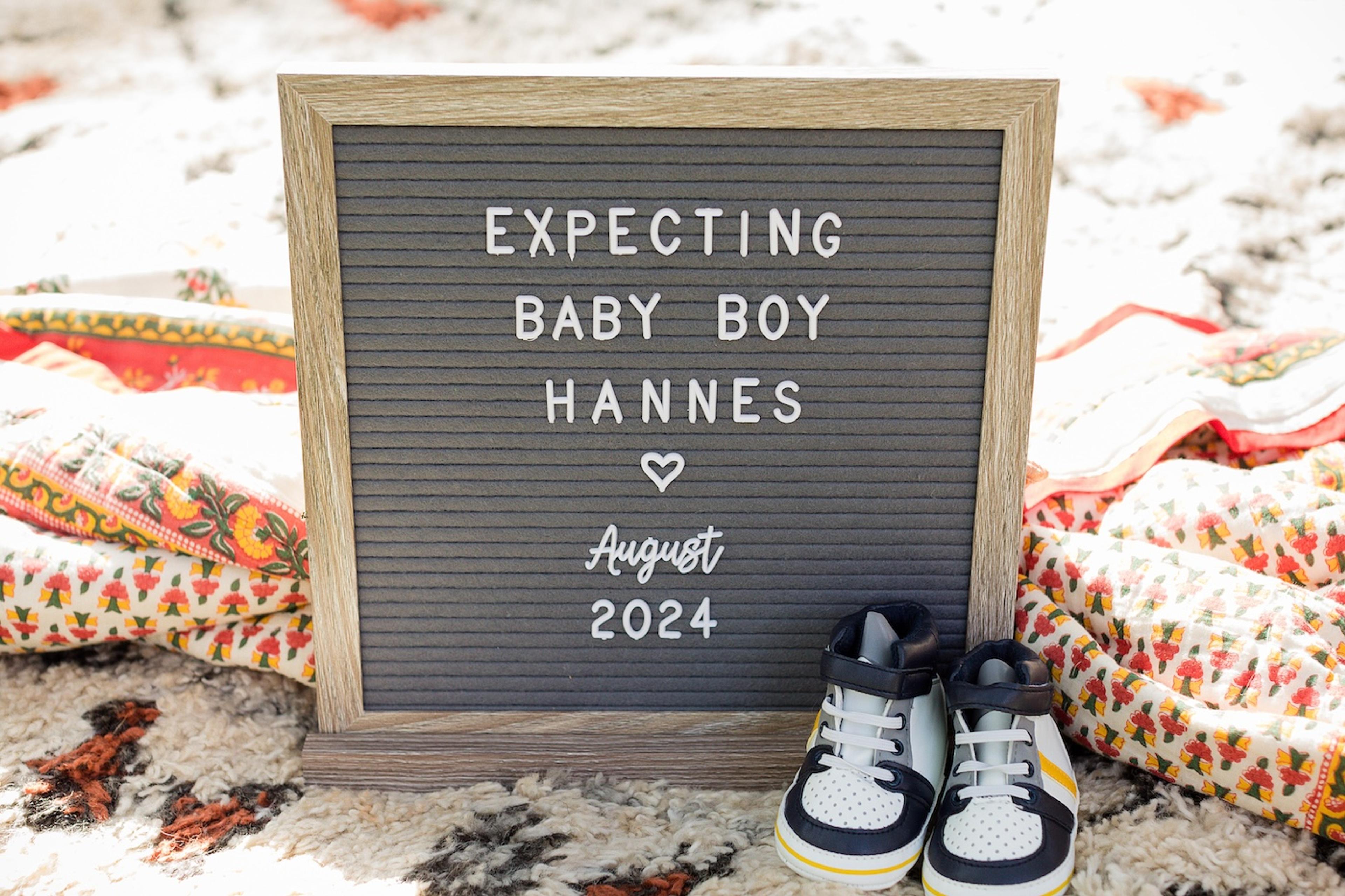 Neutral-toned digital pregnancy announcement from Ginger and Fox design
