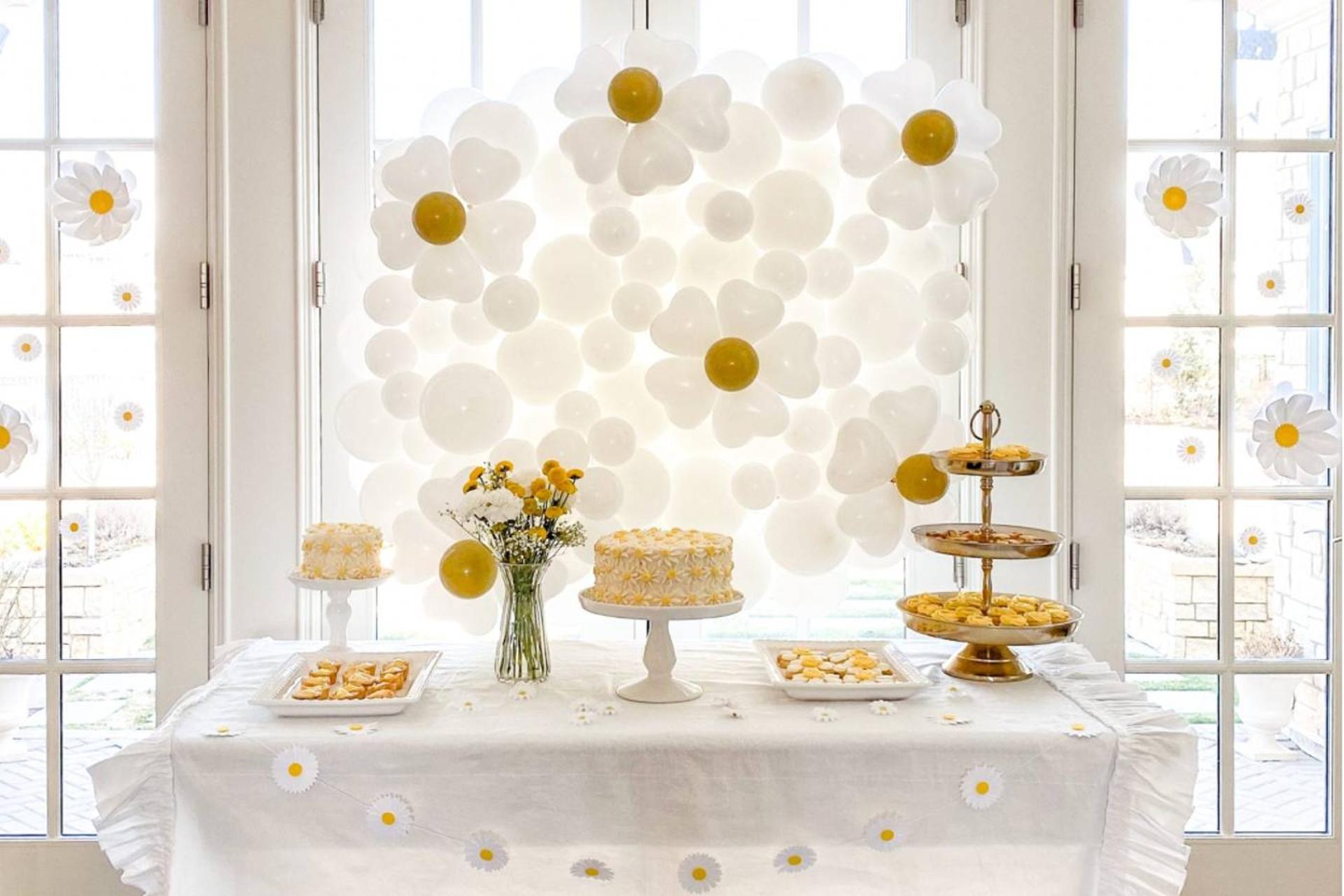 Spring baby shower ideas: Daisies