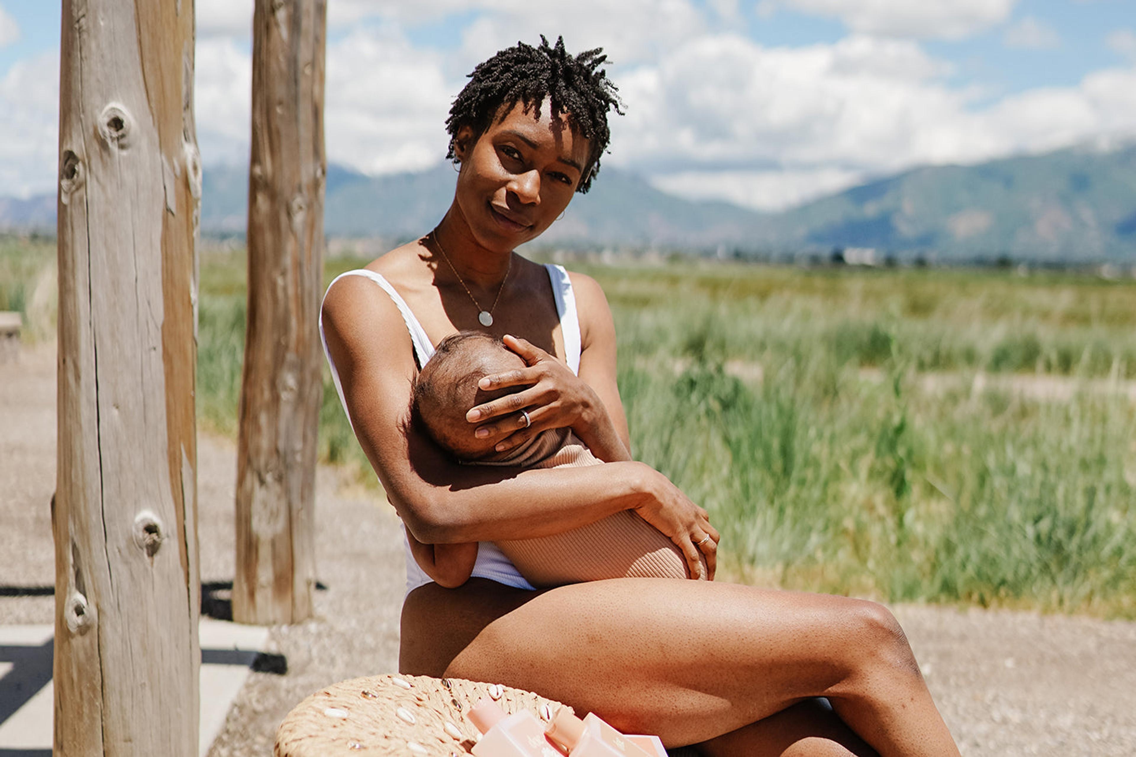 black-mom-breastfeeding-baby