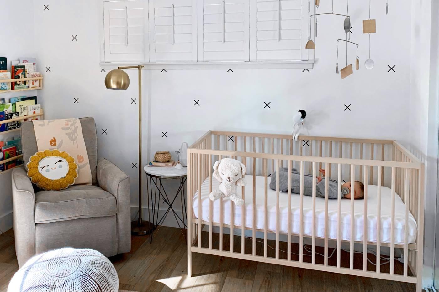 SNOObear white noise on crib