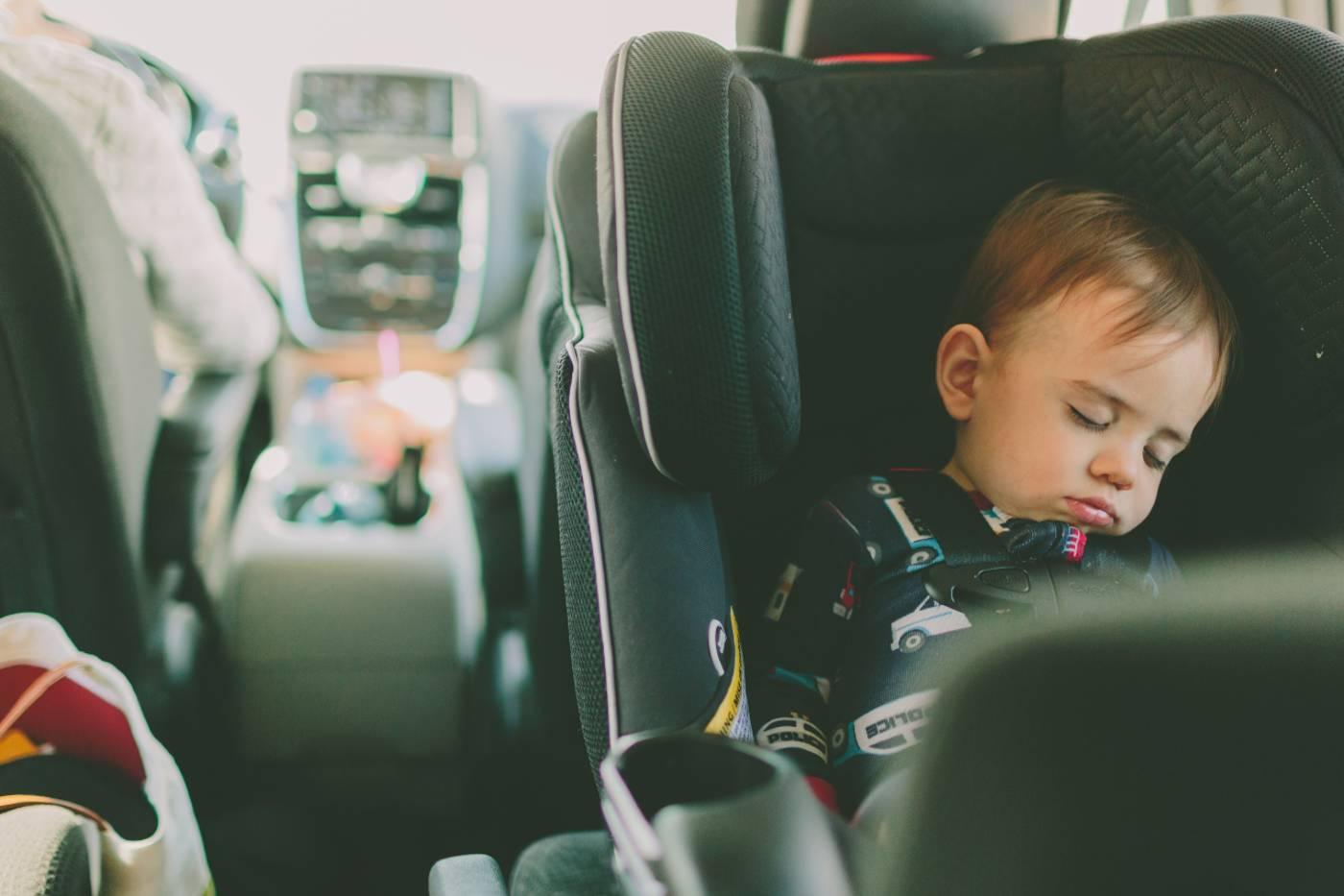 Baby sleeping in car seat: Car seat myths