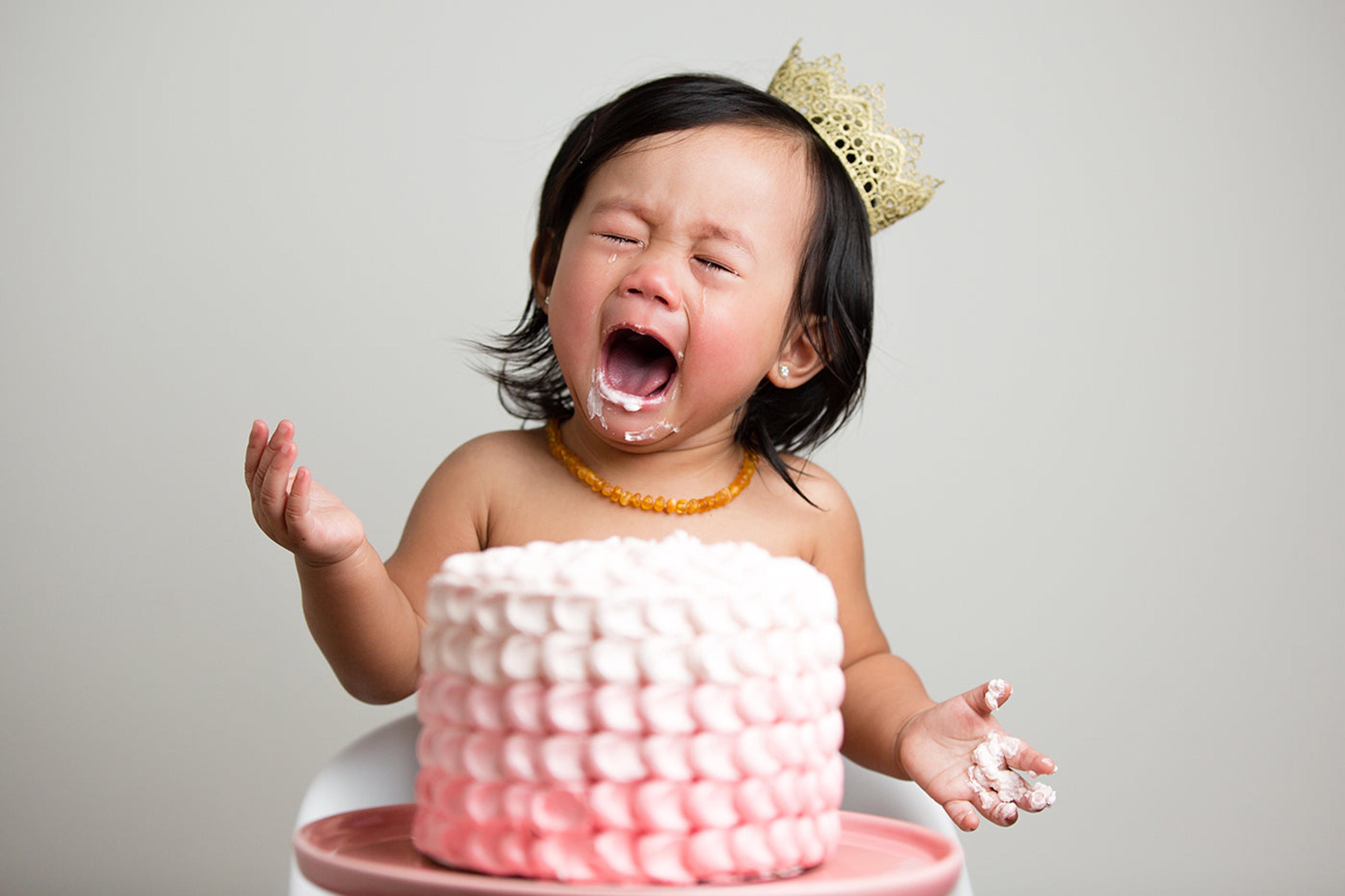 toddler-throwing-tantrum-birthday