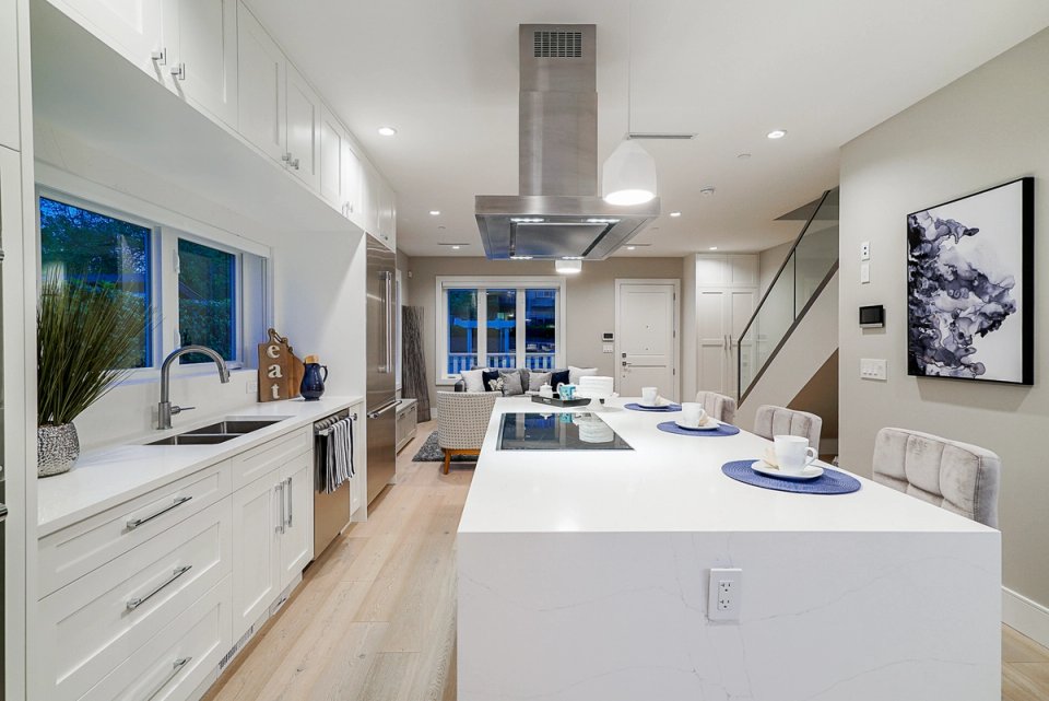 East 20th Avenue — project photograph 15
