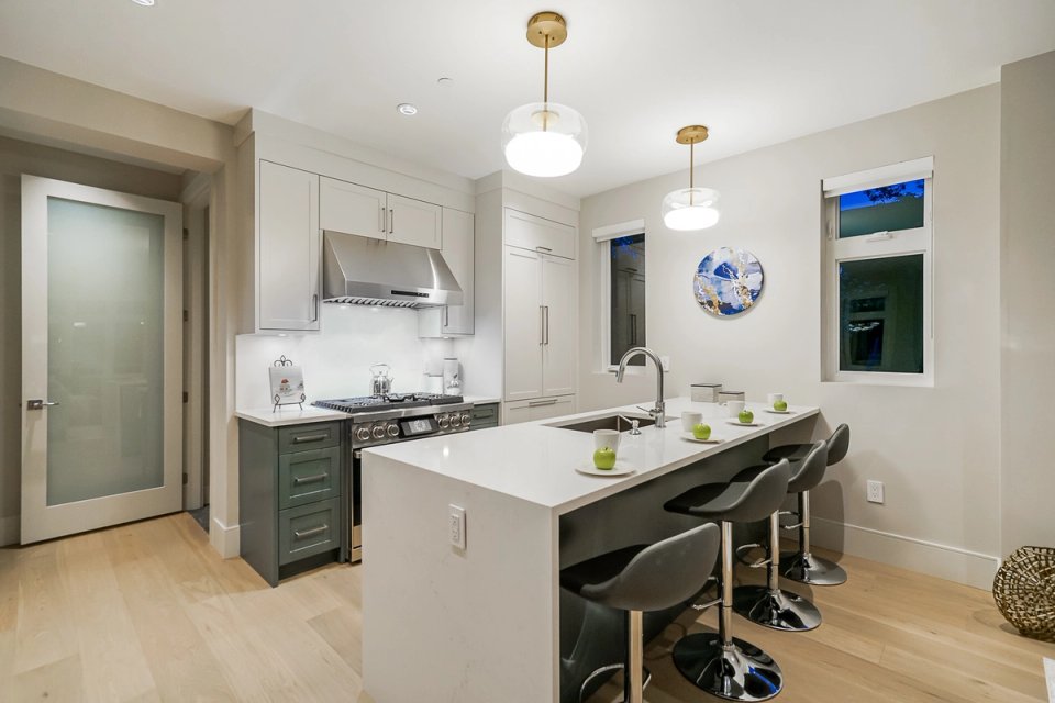 E 10th Avenue — project photograph 26