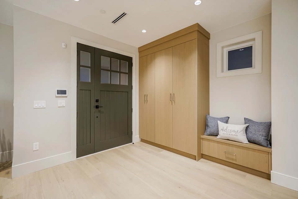 E 10th Avenue — project photograph 14
