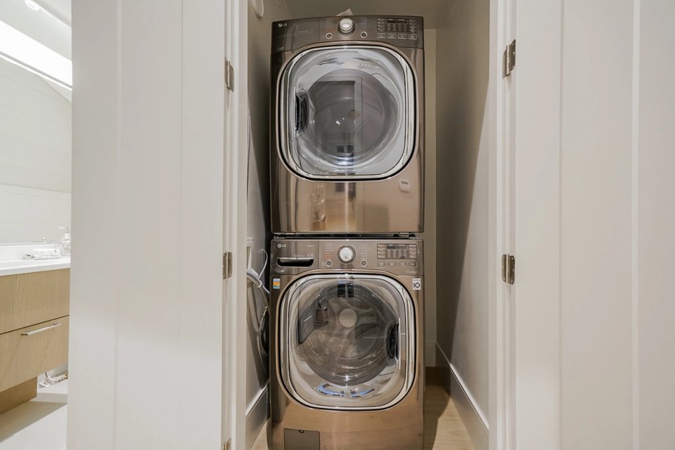 E 10th Avenue — project photograph 19