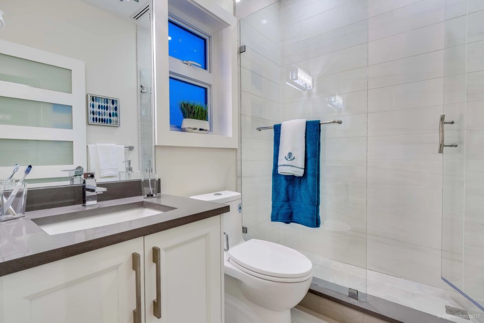 E 15th Avenue — project photograph 19