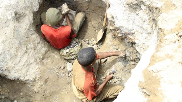The Economic Contributions of Artisanal & Small – Scale Mining in Kenya: Gold and Gemstones