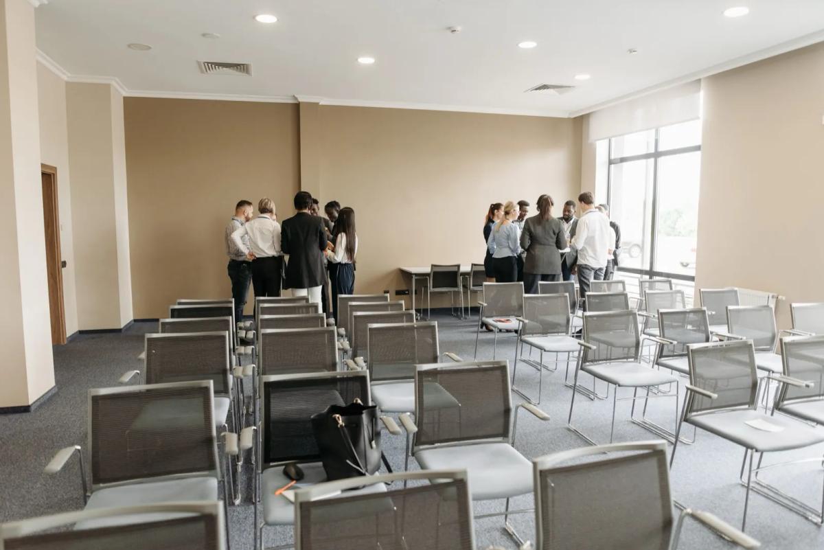 Réunion d'assemblée générale de copropriété entre copropriétaires