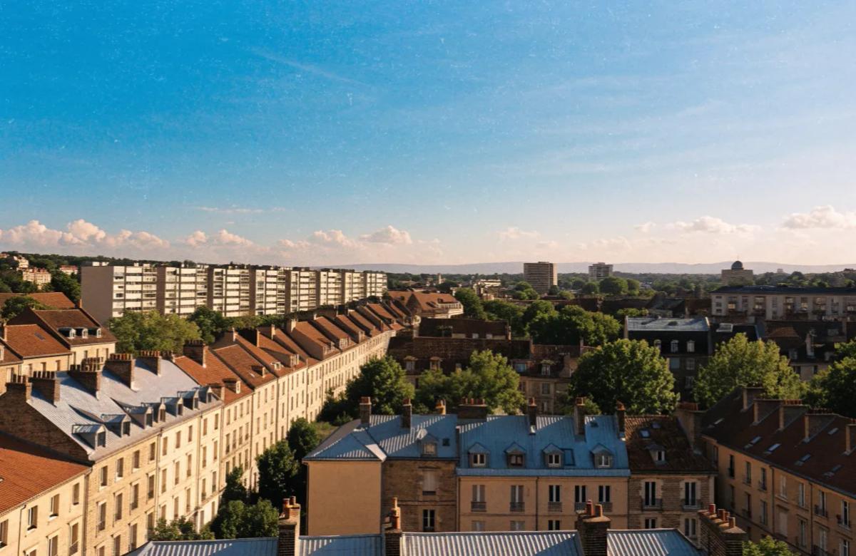 Vue aérienne d'une grande ville française en zone tendue avec immeubles résidentiels