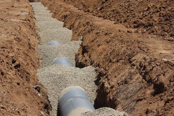 Canalisation extérieure bouchée : qui paie le débouchage ?