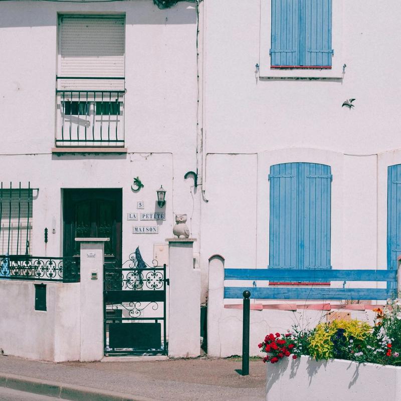 Mur extérieur : locataire ou propriétaire doit entretenir ?