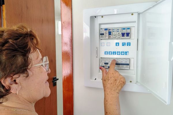 Problème électrique en location : qui doit payer ?